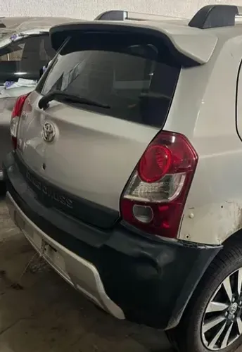 lanterna etios cross 