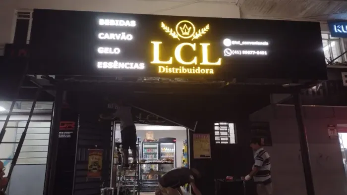 Sua fachada em ACM está aqui - Placas - Luminosos - Totens em Acm - Acrílico - Comunicação
