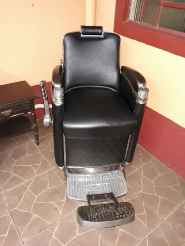 Cadeira para barbeiro antiga década de 60 Campanille 