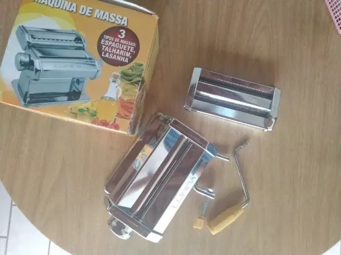 Máquina para massas - Macarrão, etc