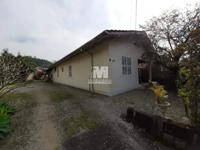 Casa à venda no bairro Primeiro de Maio