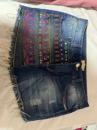 Saia jeans bordada 