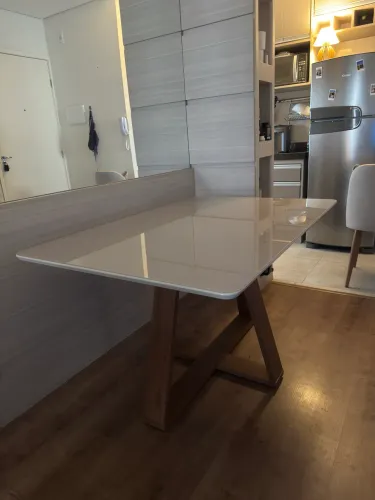 Mesa de jantar com vidro 4 lugares 