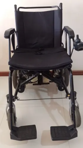 CADEIRA DE RODAS ELÉTRICA FREEDOM