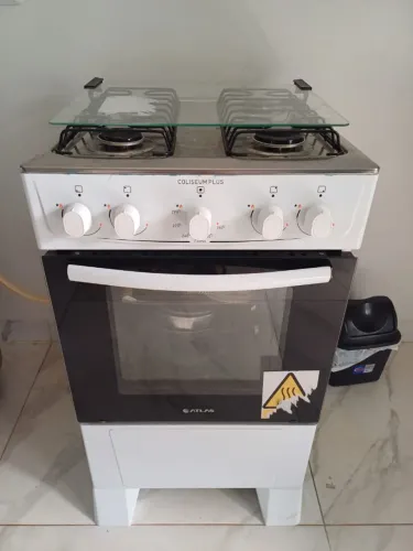 Fogão 4 bocas Coliseum Plus Novíssimo 