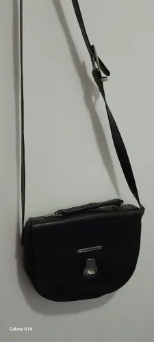 Bolsa em couro legítimo