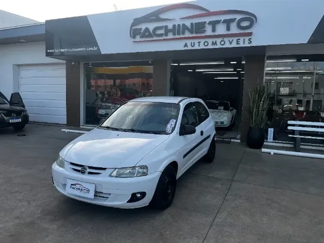 Celta 1.0 8V 3P muito bem conservado