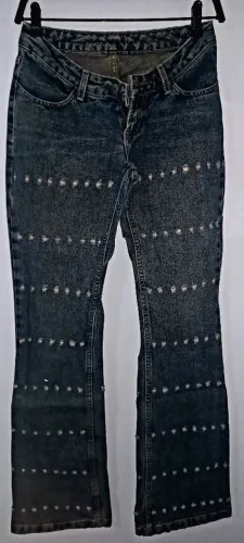 Calça Jeans com Detalhes