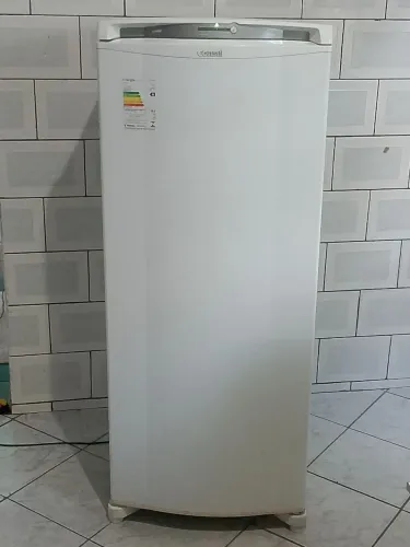 Geladeira Consul facilite frost free semi-nova