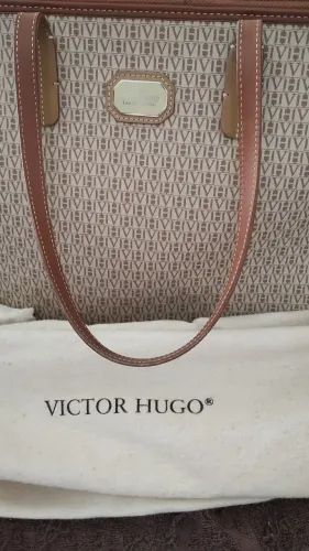 Bolsa Victor Hugo Original - Elegância e Estilo
