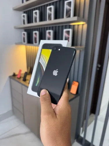 iPhone SE 2 128gb com caixa 