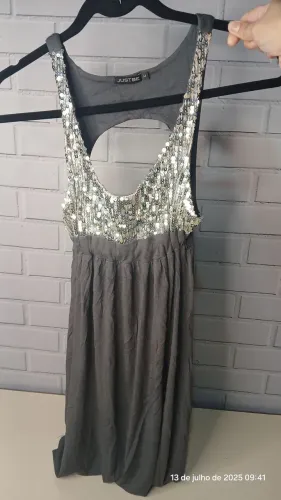 Vestido Cinza JustBe com paetês Tamanho: M
