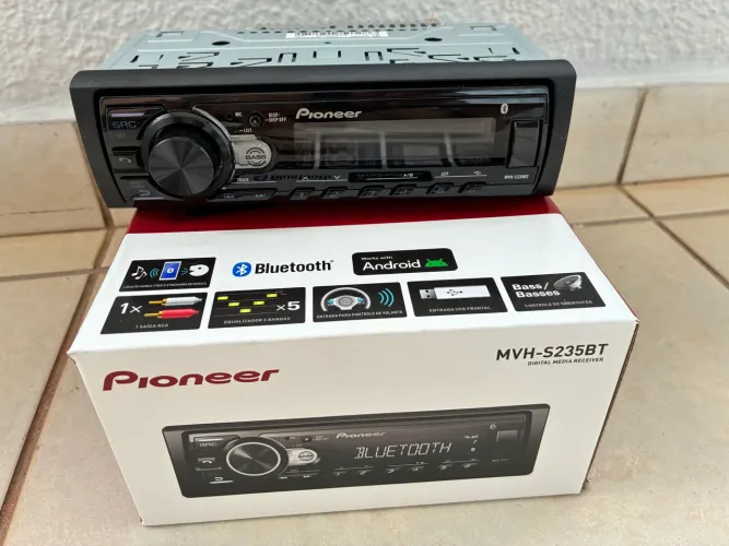 Pioneer Digital Media Receiver MVH-S235BT