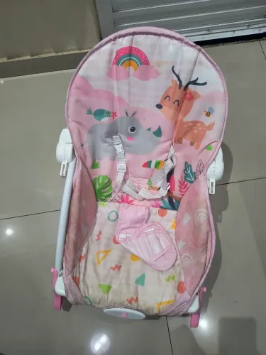 Cadeirinha de Descanso Infantil Rosa com Estampas