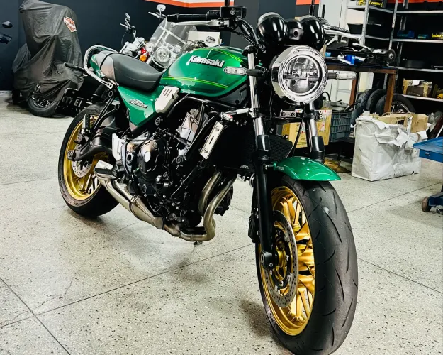 KAWASAKI Z650 RS - 2023 - OPORTUNIDADE - MOTOCICLETA RARA - Apenas 5.000Km