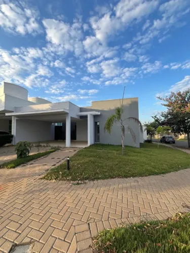Casa no Condomínio Village Dahma