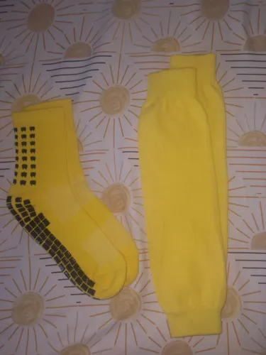 Meia de Futebol Antiderrapante + Canelito amarelo - Amarelas