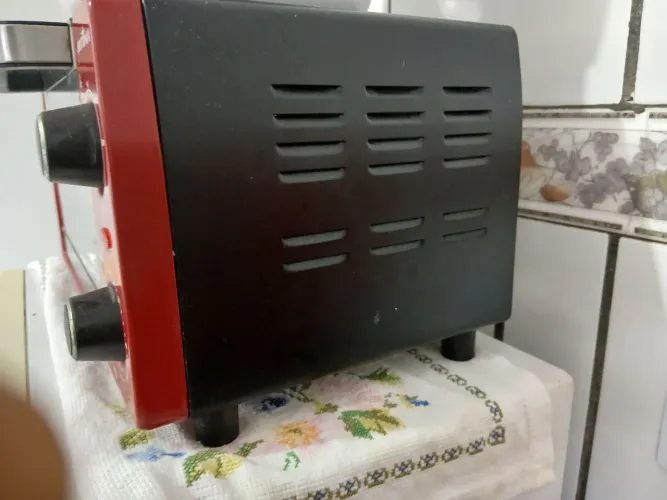 Forno elétrico de 10 litros em um estado perfeito 