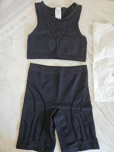 Conjunto academia Top e Shorts Scala