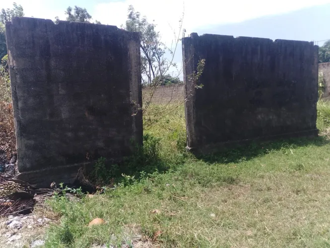 Terreno murado em Catuama (Goiâna)