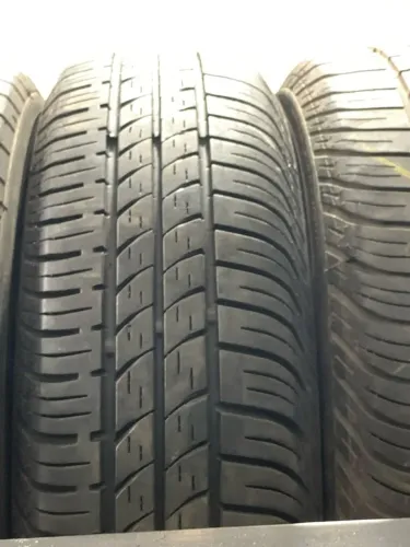 Pneu Pirelli p4 175/65/14  88% Vida util.