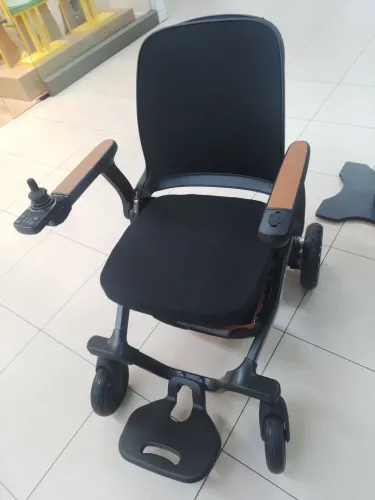Cadeira de Rodas Elétrica Ergonômica