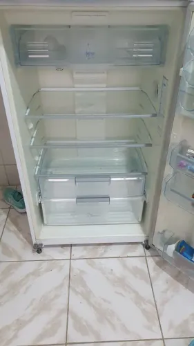 Geladeira continental com problema no motor/vendo ou troco por vídeo game