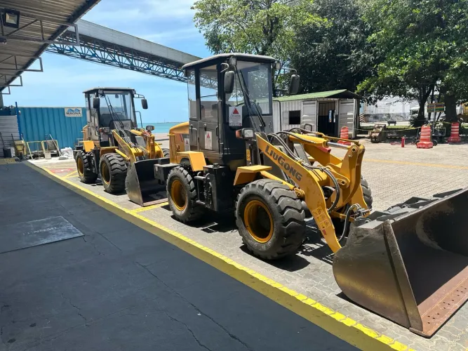 Pá carregadeira  Liugong 816