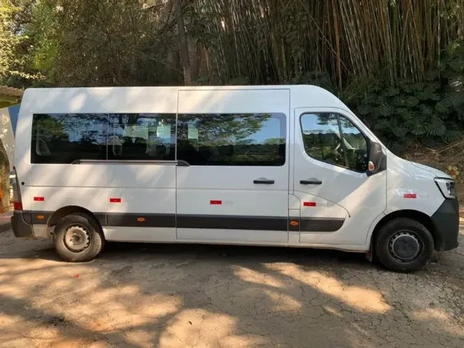 Renault Master Executivo 16 lugares ano 2023
