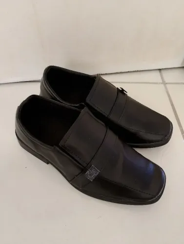 Sapato Social Infantil número 32. Ótimo preço