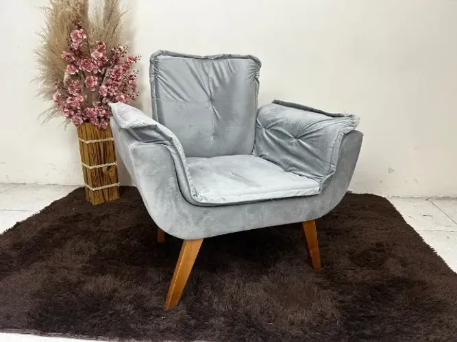 Poltrona Opala Acolchoada- Produto Novo