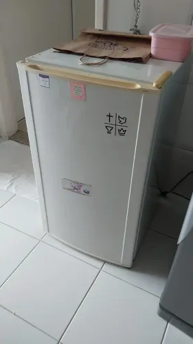 Frigobar Electrolux 122L com Porta Latas Uma Porta Branco (RE120)