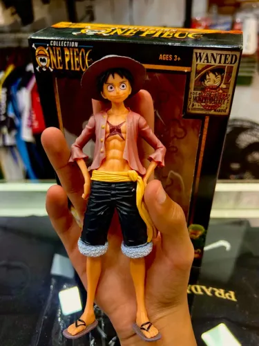 Boneco One Piece Luffy Action Figure.