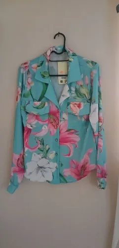 Blusa Floral Delicada Tecido Leve.
