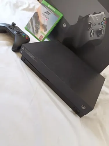 Xbox One X 1TB 4K impecável