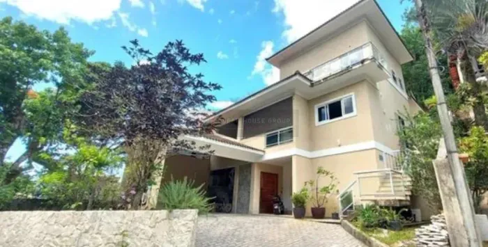 Casa à Venda em Santo Antônio e Serra Grande