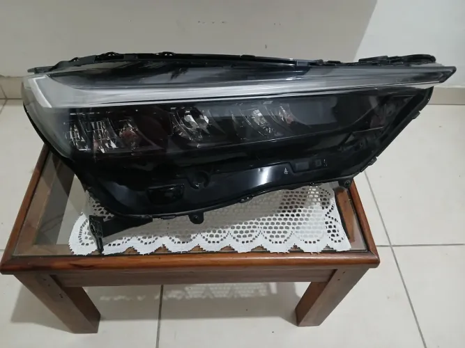 Farol Honda HR-V dianteiro lado direito do passageiro em led ano 2023 a 2026