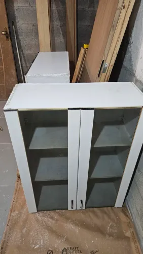 Armarios cozinha detalhes em vidro