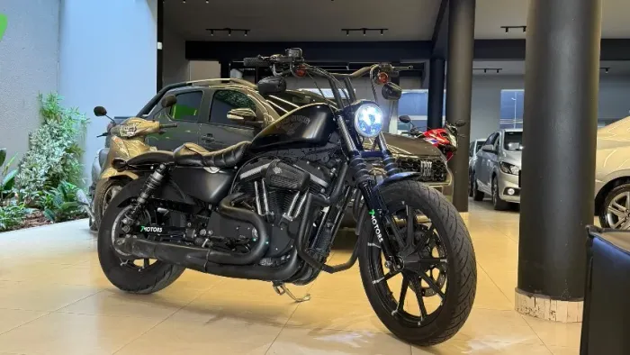 Harley-Davidson Sportster XL 883N Iron Preta 2016