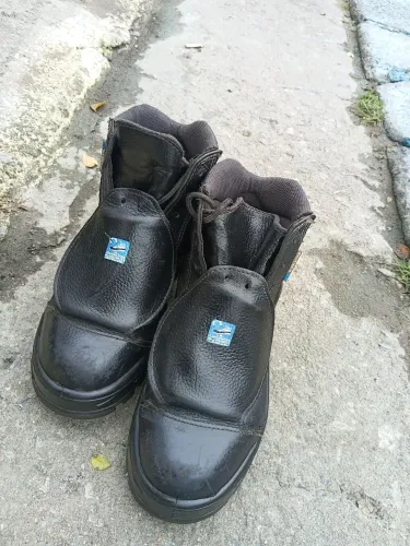 Bota para trabalho saindo hoje