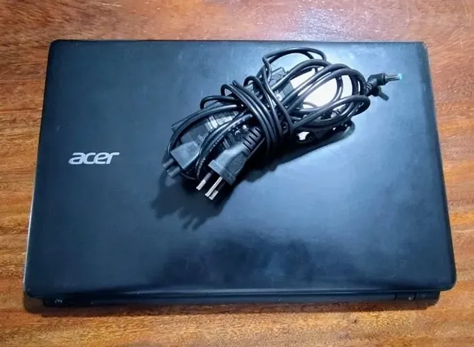 Notebook Acer E1