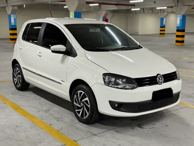 Volkswagen Fox 1.6 MI Total Flex 8V 5P 2013