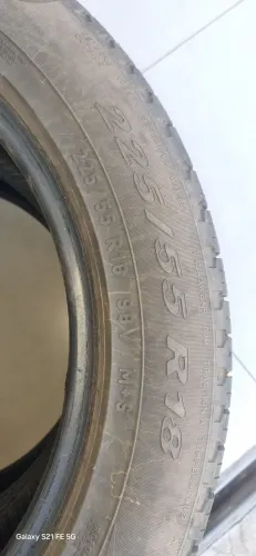 Em bom estado medida 225/55R18