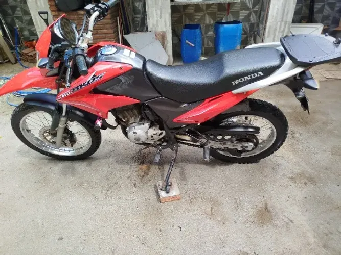 Moto Honda Bros 150 2013.