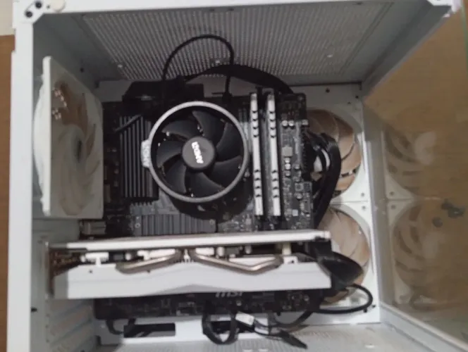 Pc gamer Vendo, Troco e aceito coisas como parte do pagamento, bastante eu ter interesse 