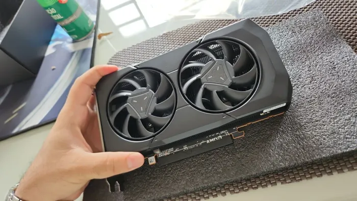 Placa de video rx 7600 8gb xfx modelo de referencia.