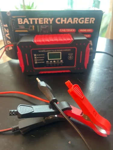 Carregando de bateria de moto ou carro novinha