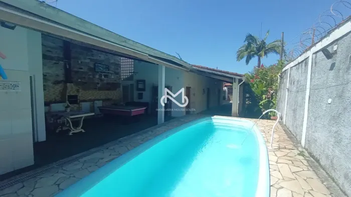 Casa para locação a 400m da praia no Jardim Vista Linda