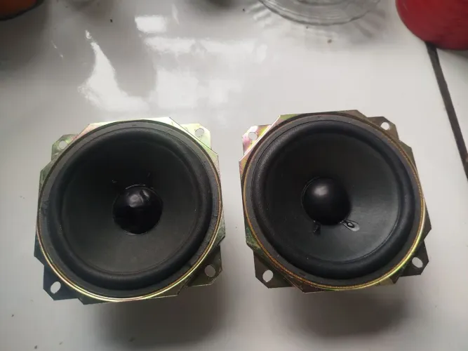 Alto falante Aiwa, médios, 6 ohms 