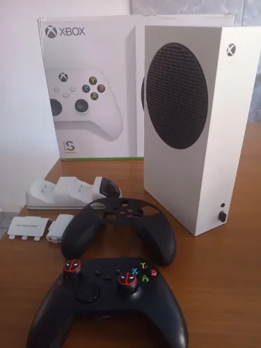 Xbox series S, 500GB, caixa, CABOS, controle mais brinde